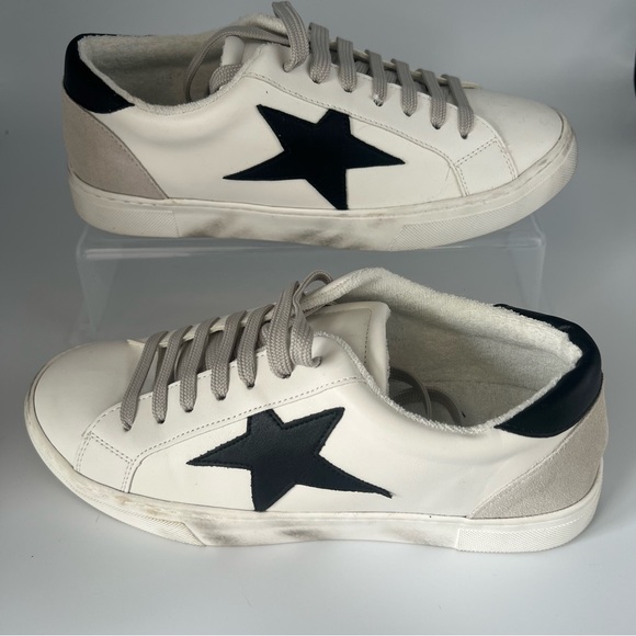 Steve Madden Women’s Leather Upper White/Black/Gray Star Sneakers - 9 - Picture 5 of 8